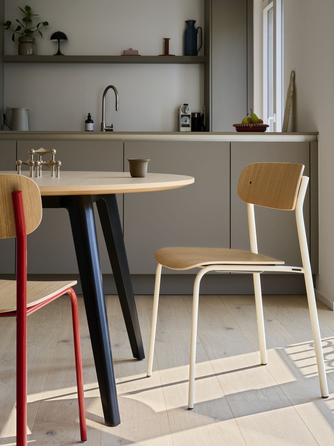S 243 / S243 Tubular steel chair Thonet