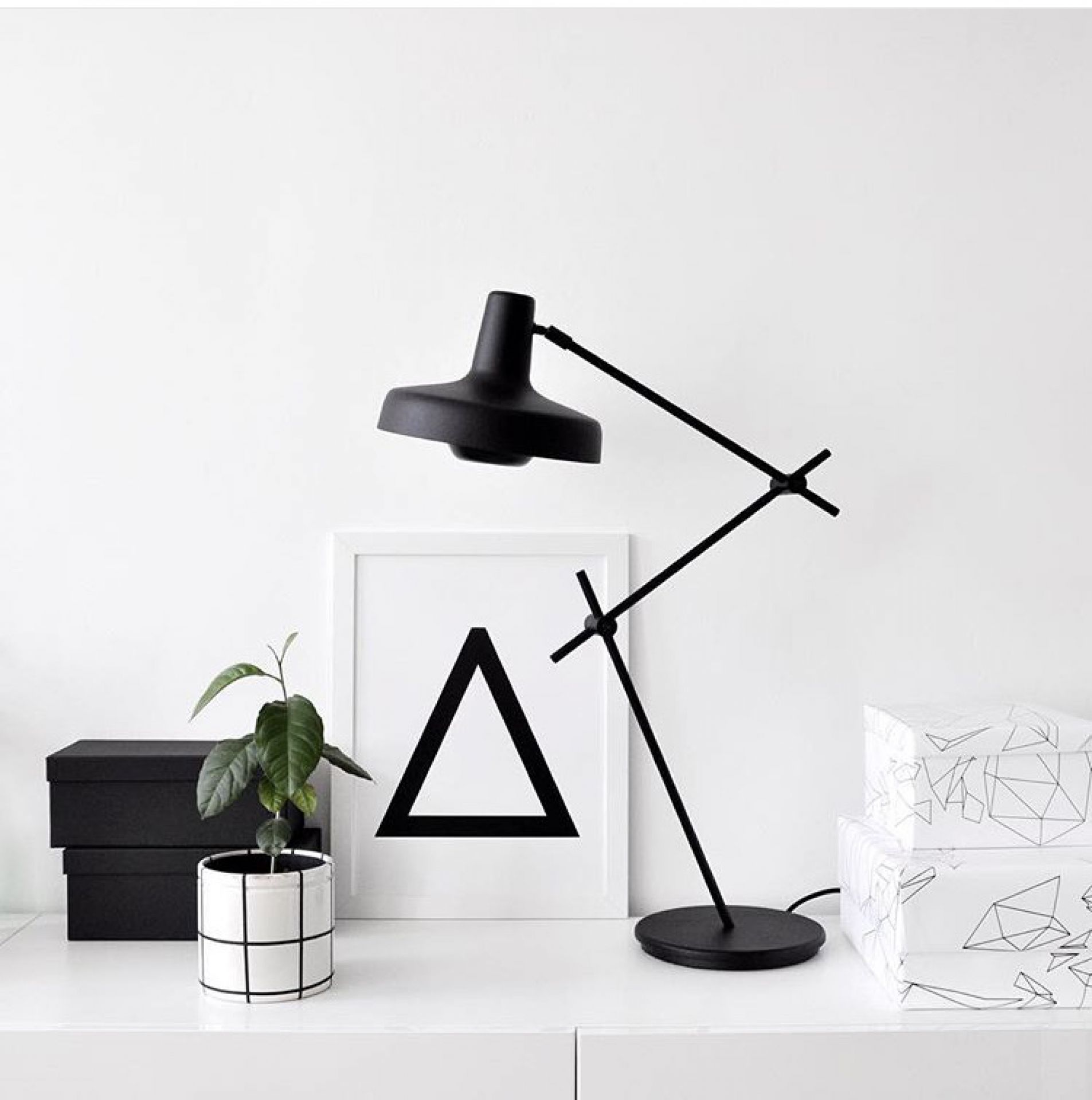 Arigato Table Lamp Grupa SINGLE PIECES