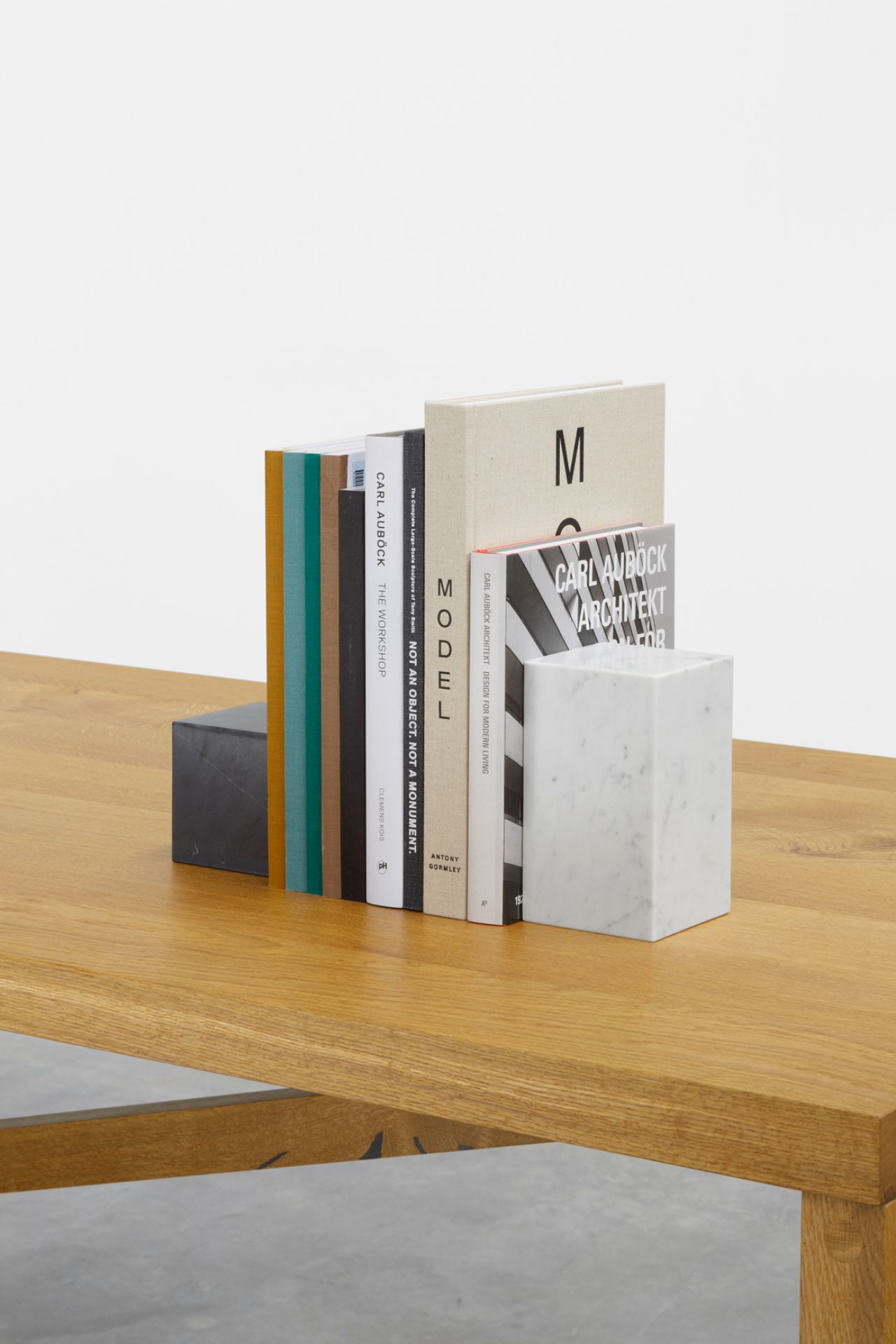AC11 Stop Bookend e15 black H 10