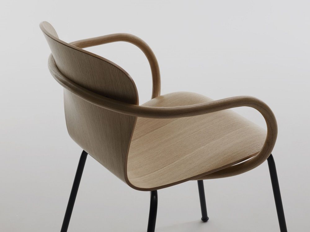 S 220 F Chair with armrest Thonet