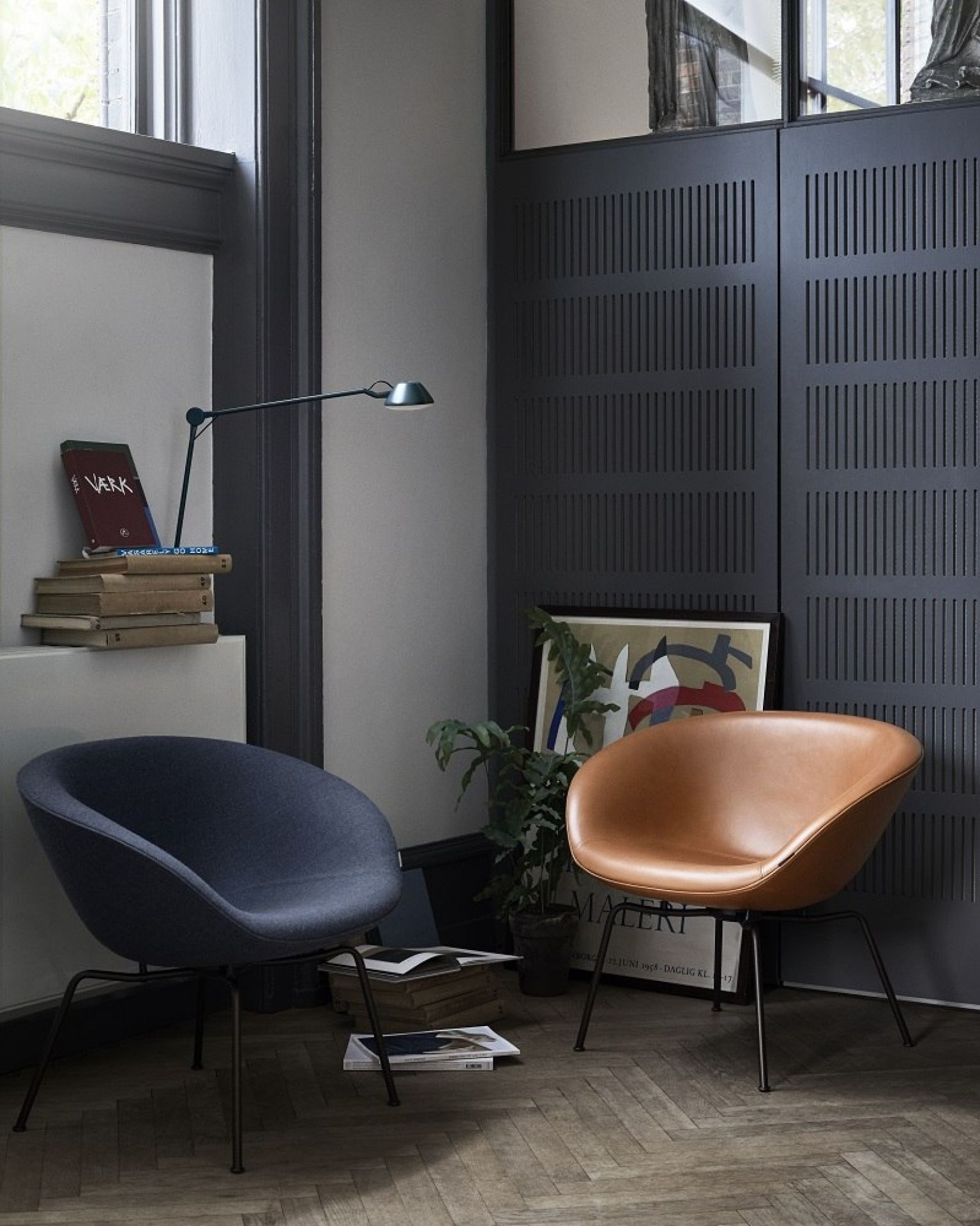 AQ01 Wall lamp Fritz Hansen White