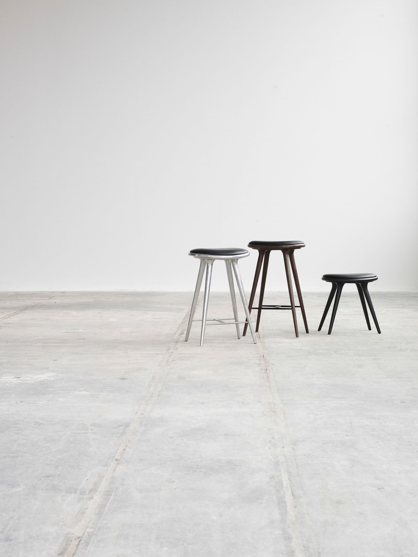 Stool / Bar stool Sirka grey colored solid beech Mater