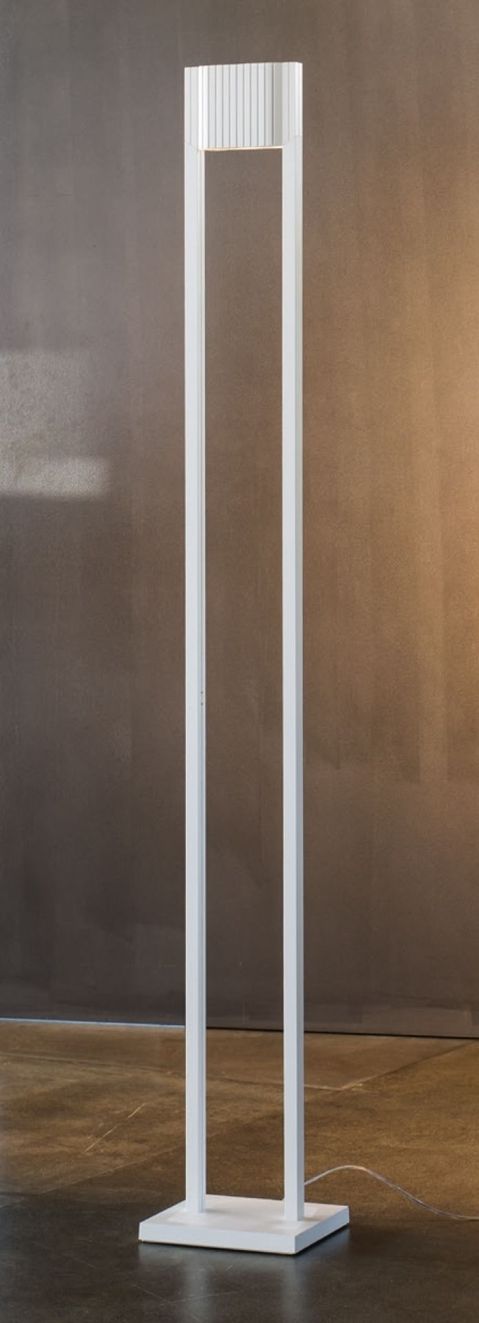 Unic LED Floor Lamp Steve Lechot Luminaires White
