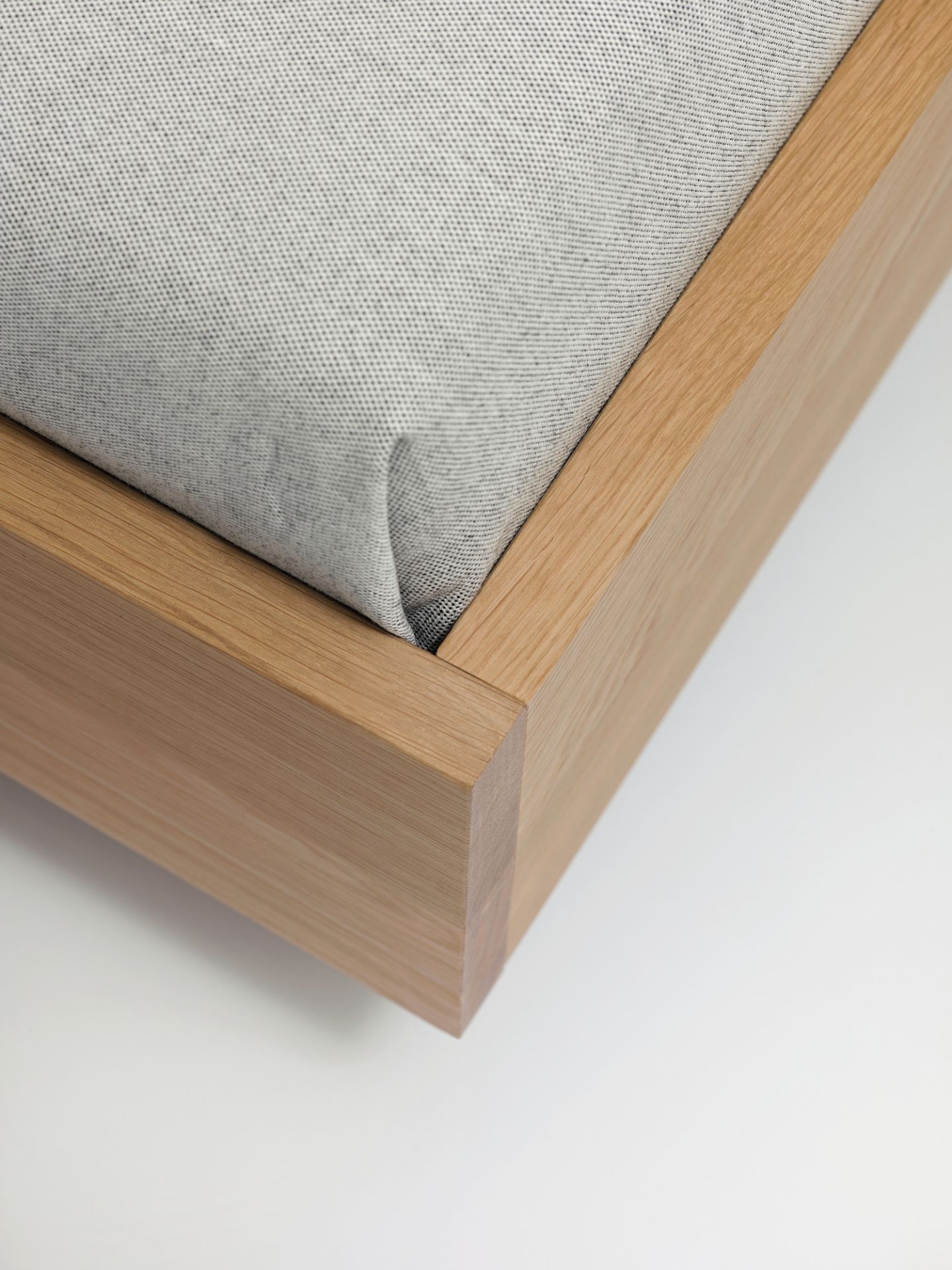Simple HI 79 - 180 wooden bed Zeitraum