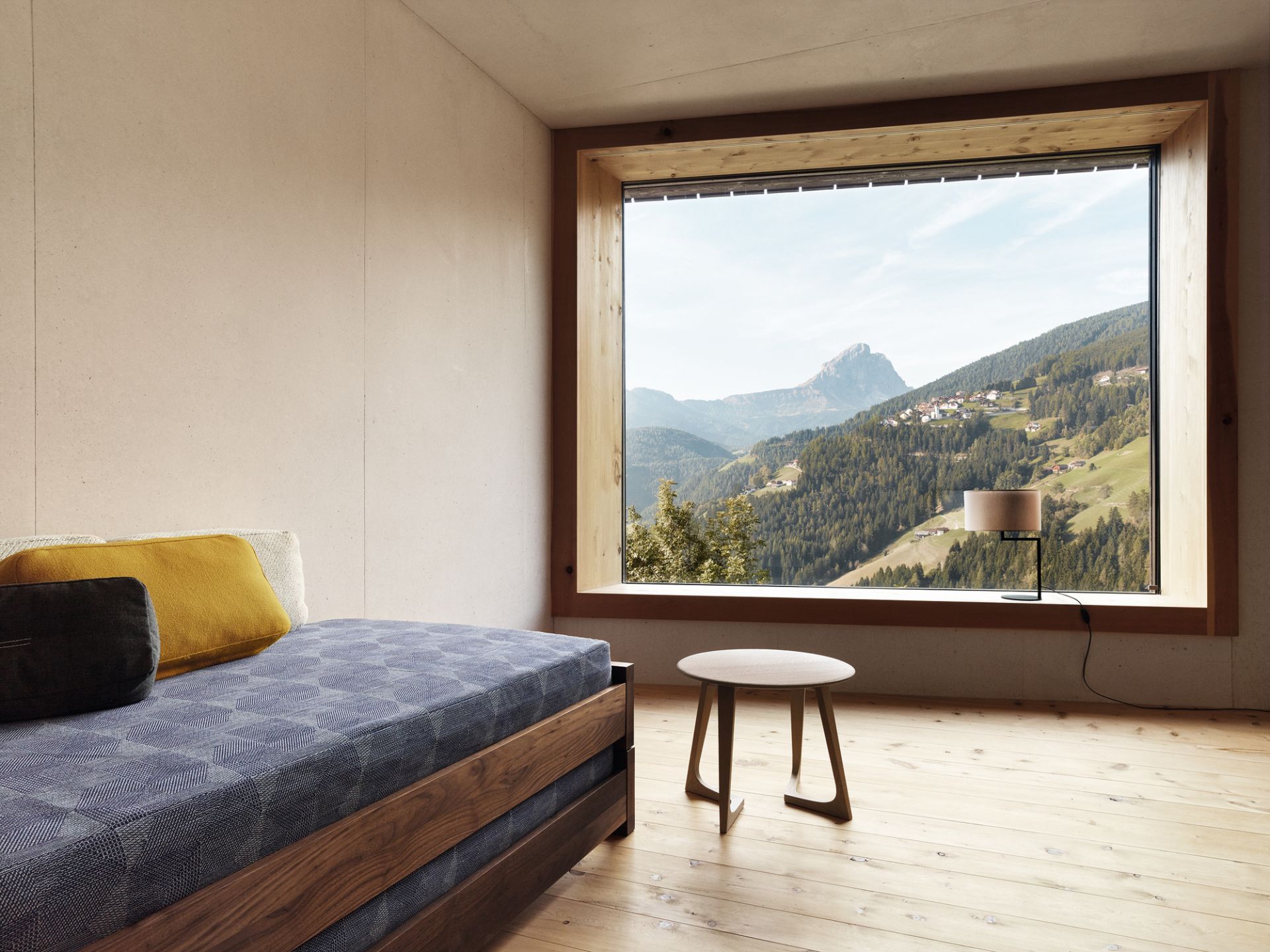 Guest 90 wood bed american walnut Zeitraum