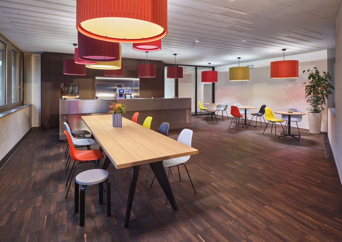 Eames Fibreglass Chair DSX Chair Vitra