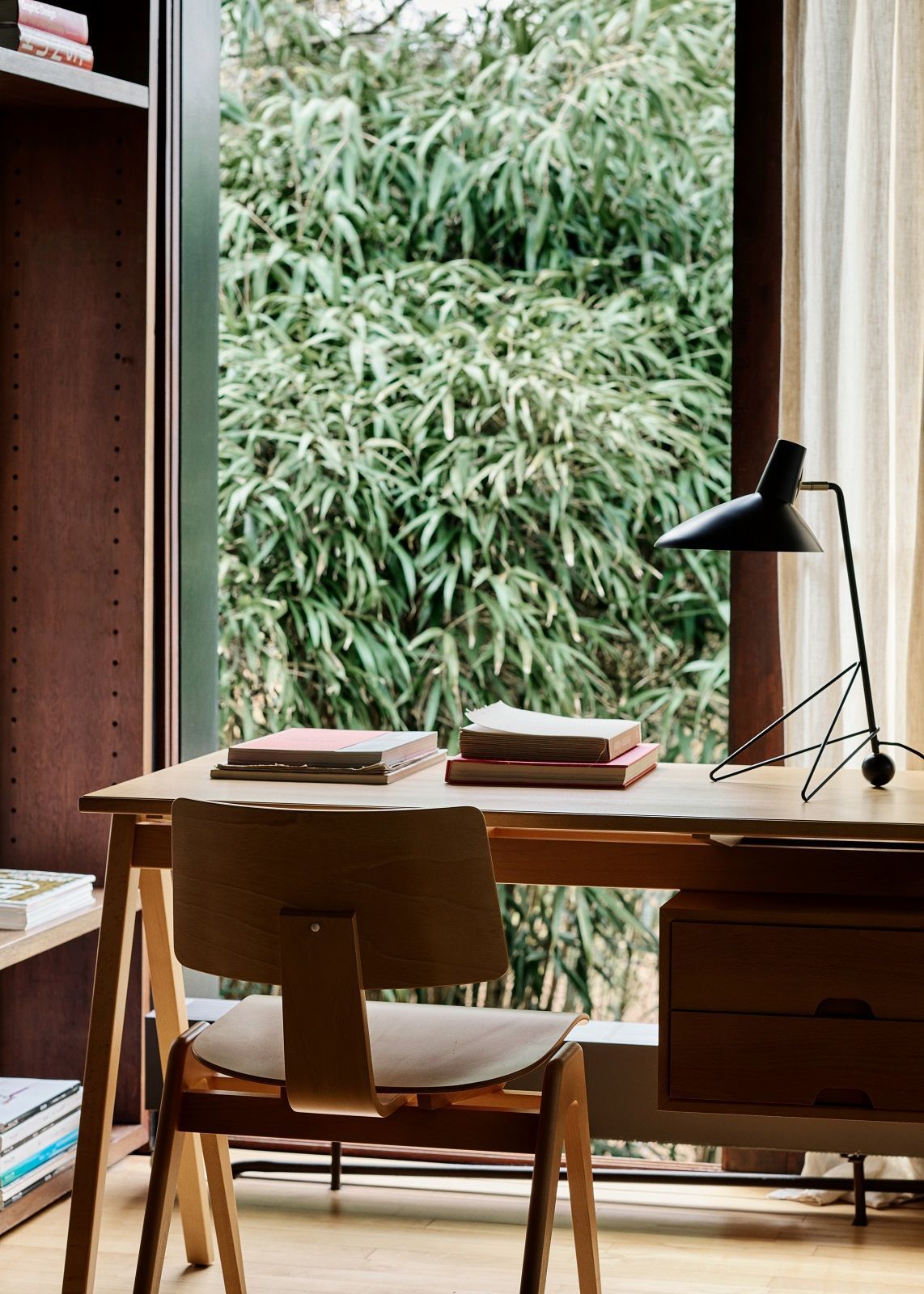 Tripod HM9 Table lamp AndTradition