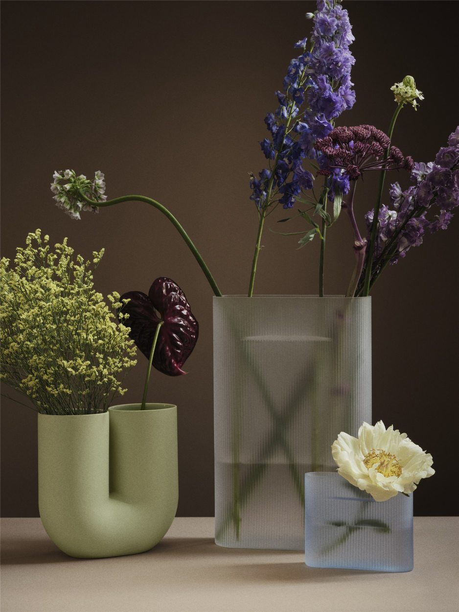 Ridge Vase Muuto Frosted glass Light blue H 35 cm Ridge Vase Muuto Frosted glass Light blue H 35 cm