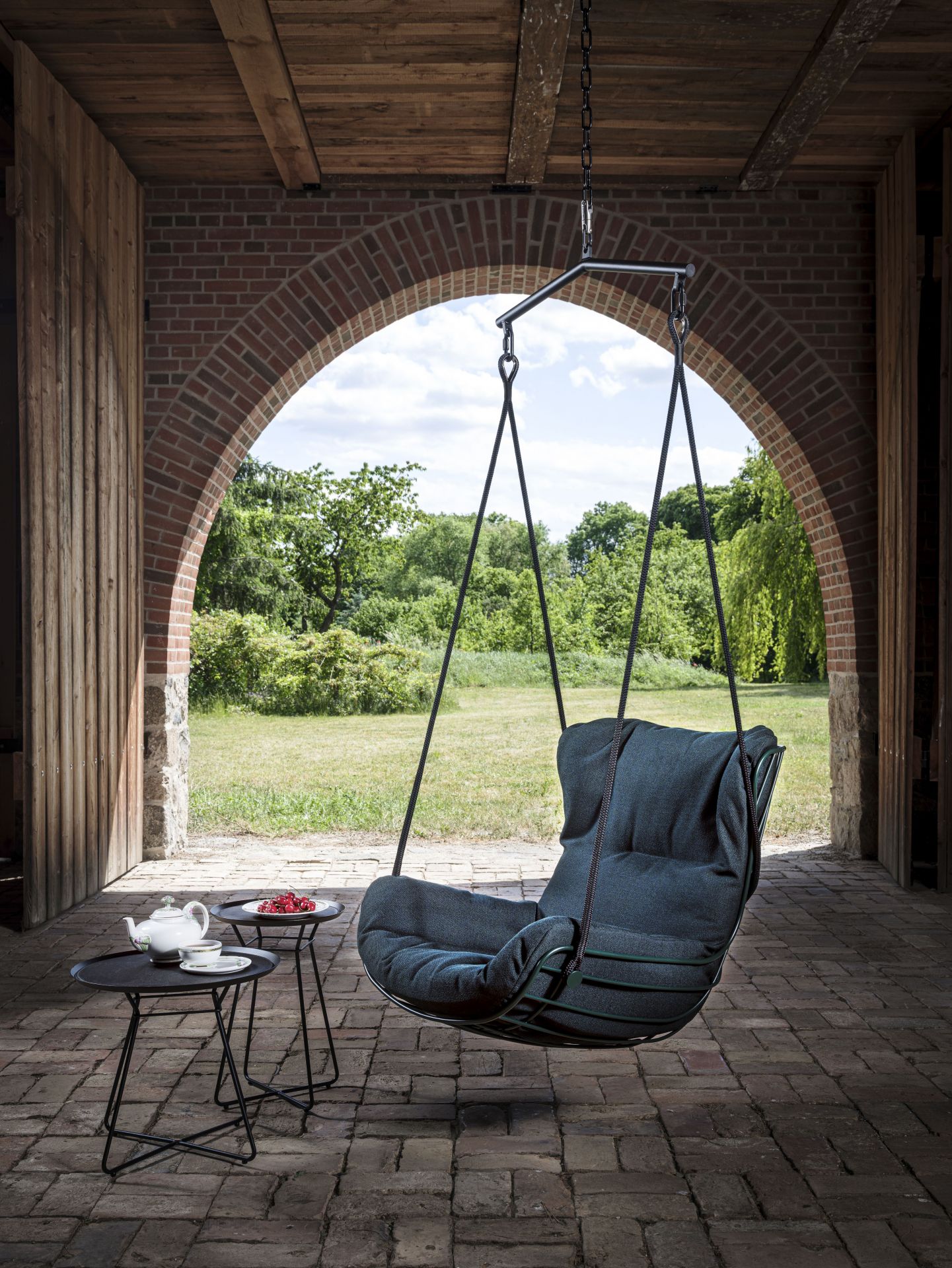 Leyasol Wingback Swing Chair Freifrau Manufaktur