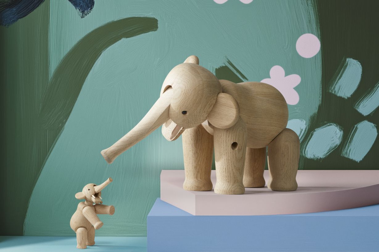 Elephant large oak Kay Bojesen