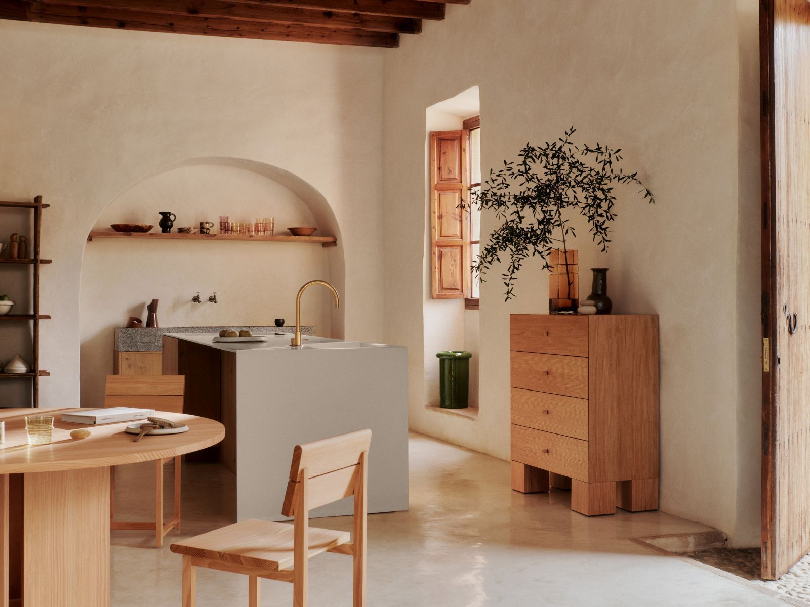 Aukko dining table Ø140cm Ferm Living