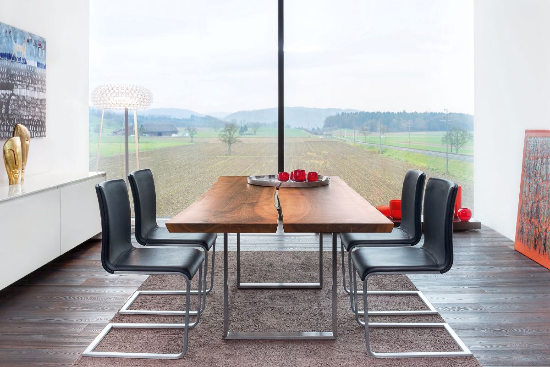 Authentic Classic Table Girsberger