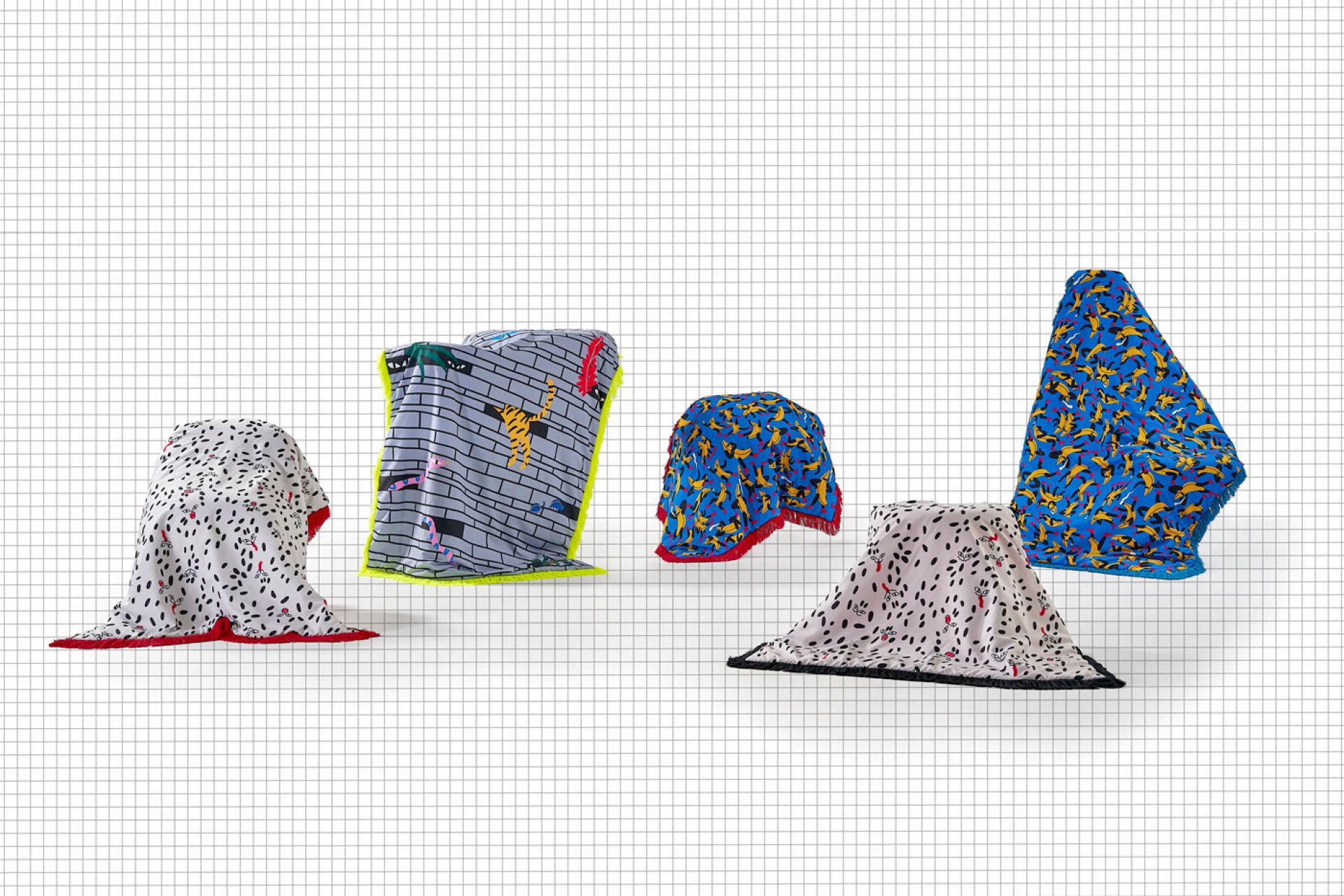 Tápame Mucho Wild Dots size S blanket Sancal