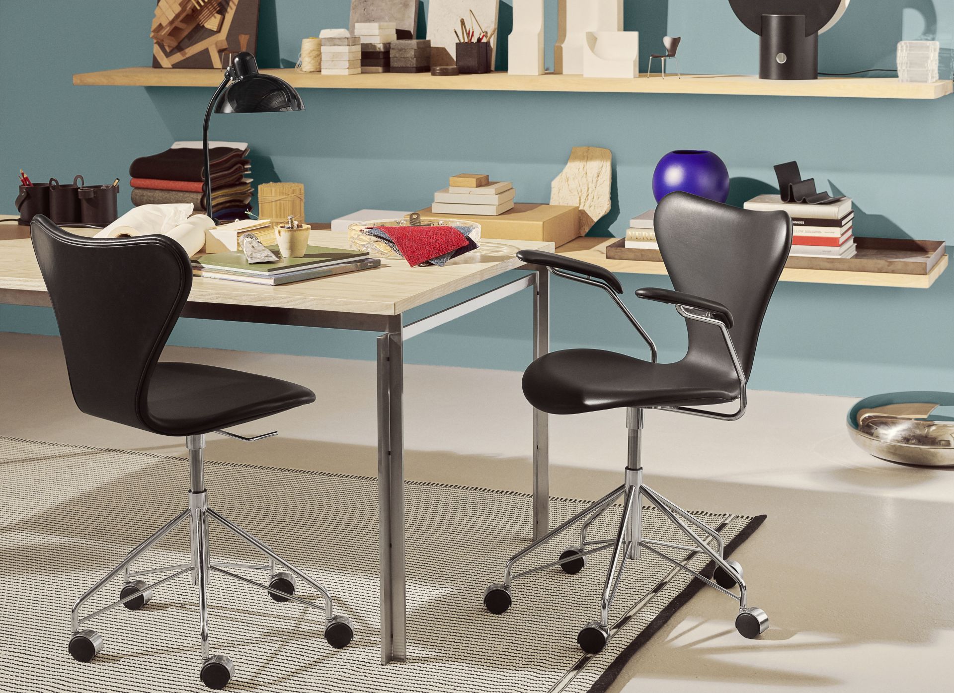 Series 7 Swivel chair 3217 Fritz Hansen