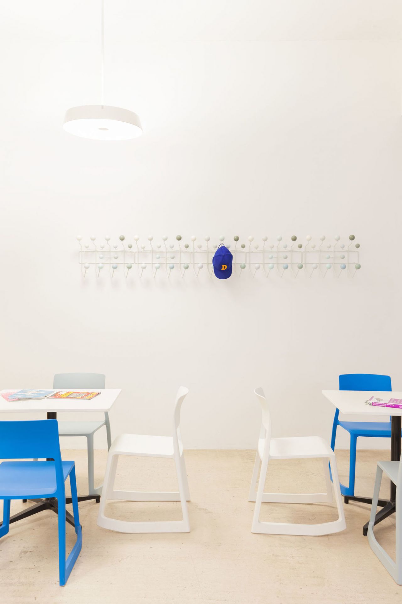 Tip Ton RE chair plastic Vitra Coral