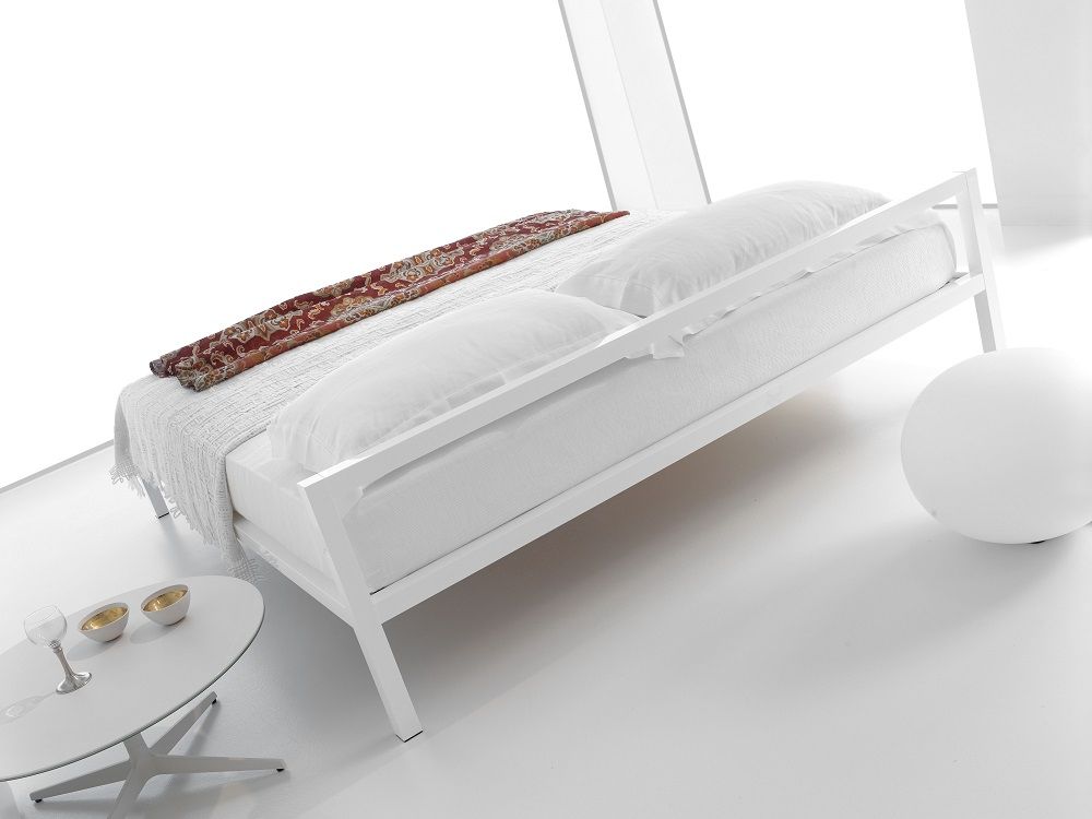 Aluminium Bed lacquered MDF Italia