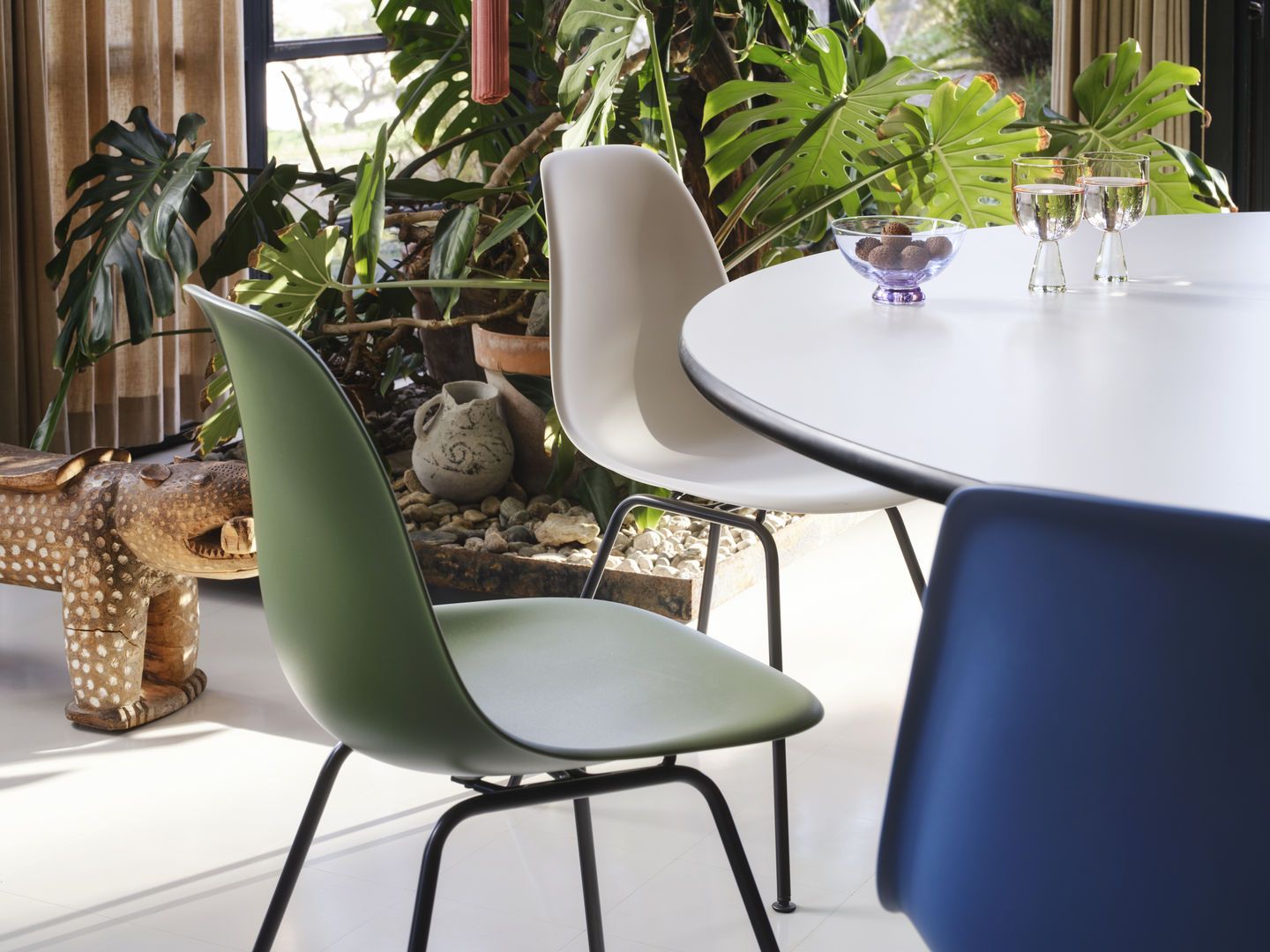 Eames Fibreglass Chair DSX Chair Vitra