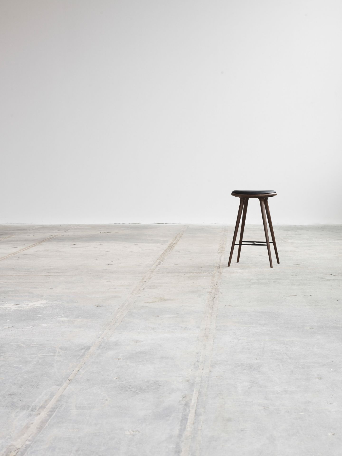 Stool / Bar stool Sirka grey colored solid beech Mater