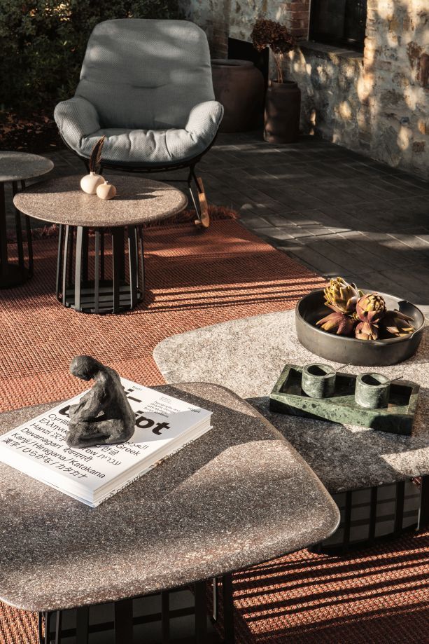 BC 09 Basket Outdoor Couch/ Side Table Janua