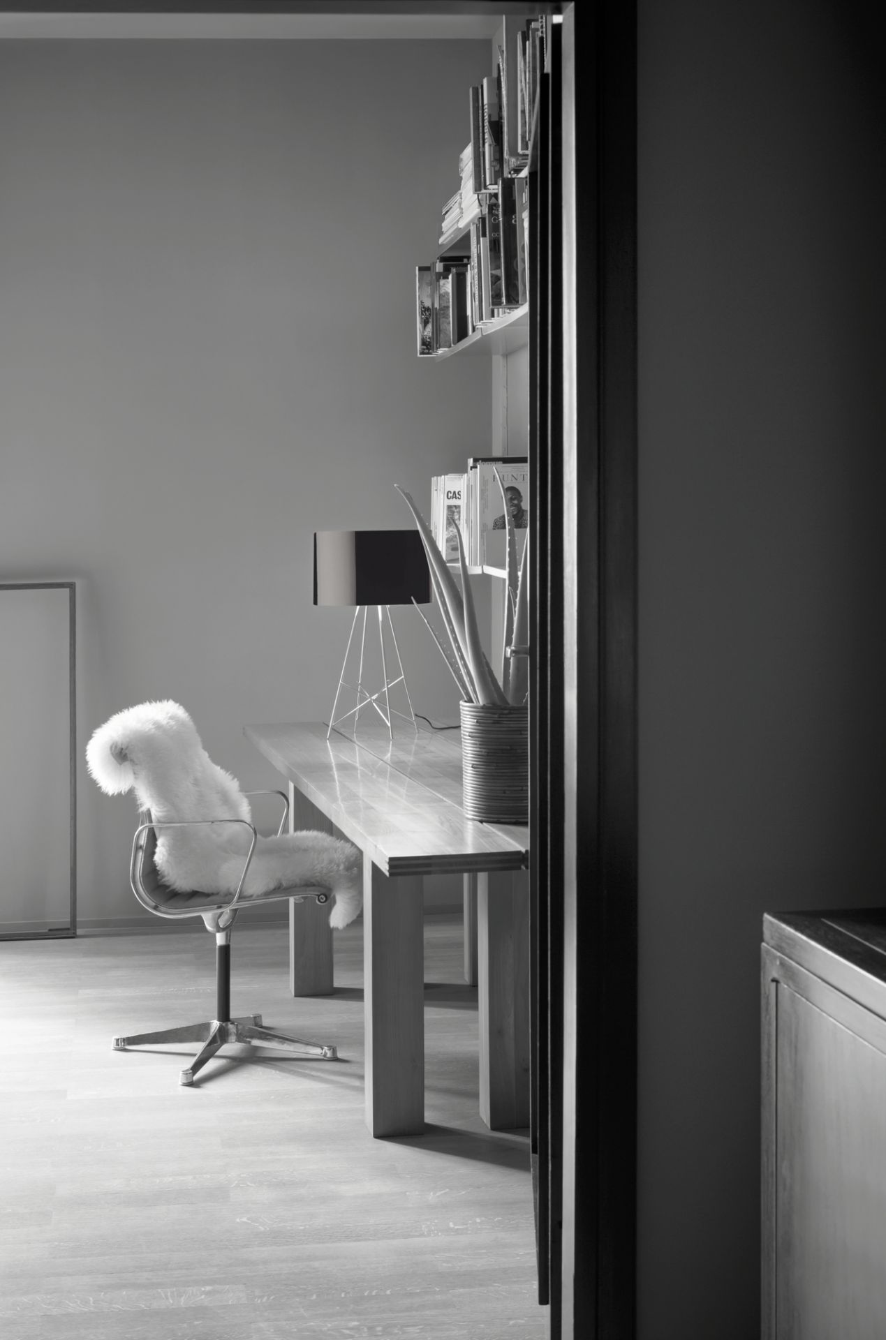 Ray T LED Table Lamp Flos