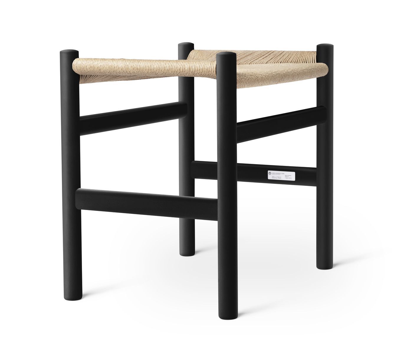 Schwarzer CH53 Hocker von Carl Hansen mit geflochtener Sitzfläche aus Naturmaterial. Design Hocker.