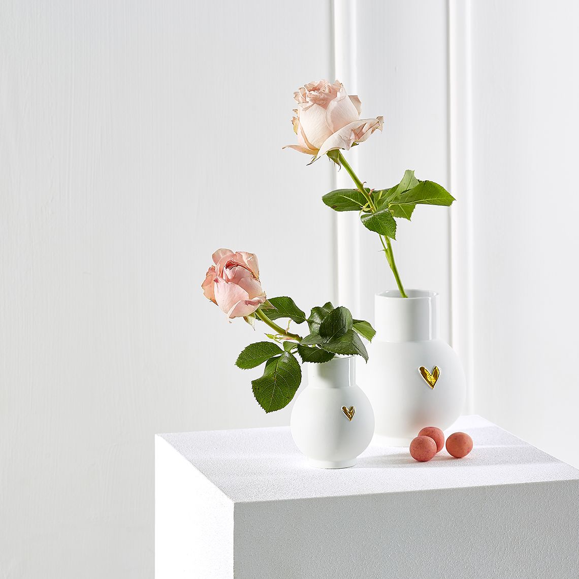 Heart gold" Lovely ball vase wheels