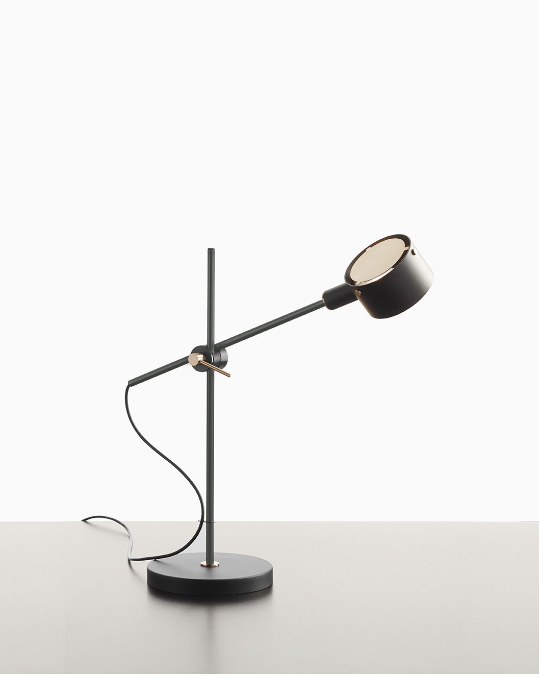 G.O. 252 table lamp Oluce G.O. 252 table lamp Oluce