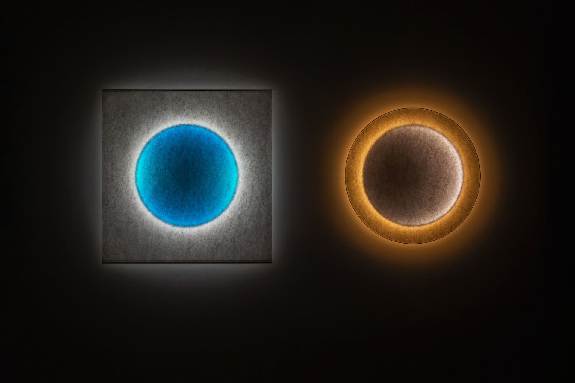 Moodmoon Round Wall Light Ingo Maurer