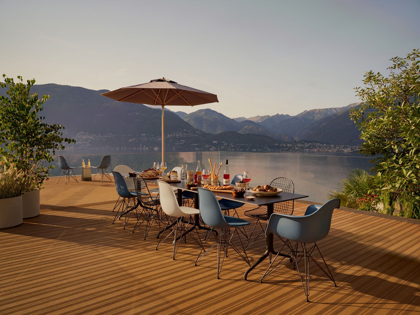 Eames Plastic Armchair DAR Chair Vitra