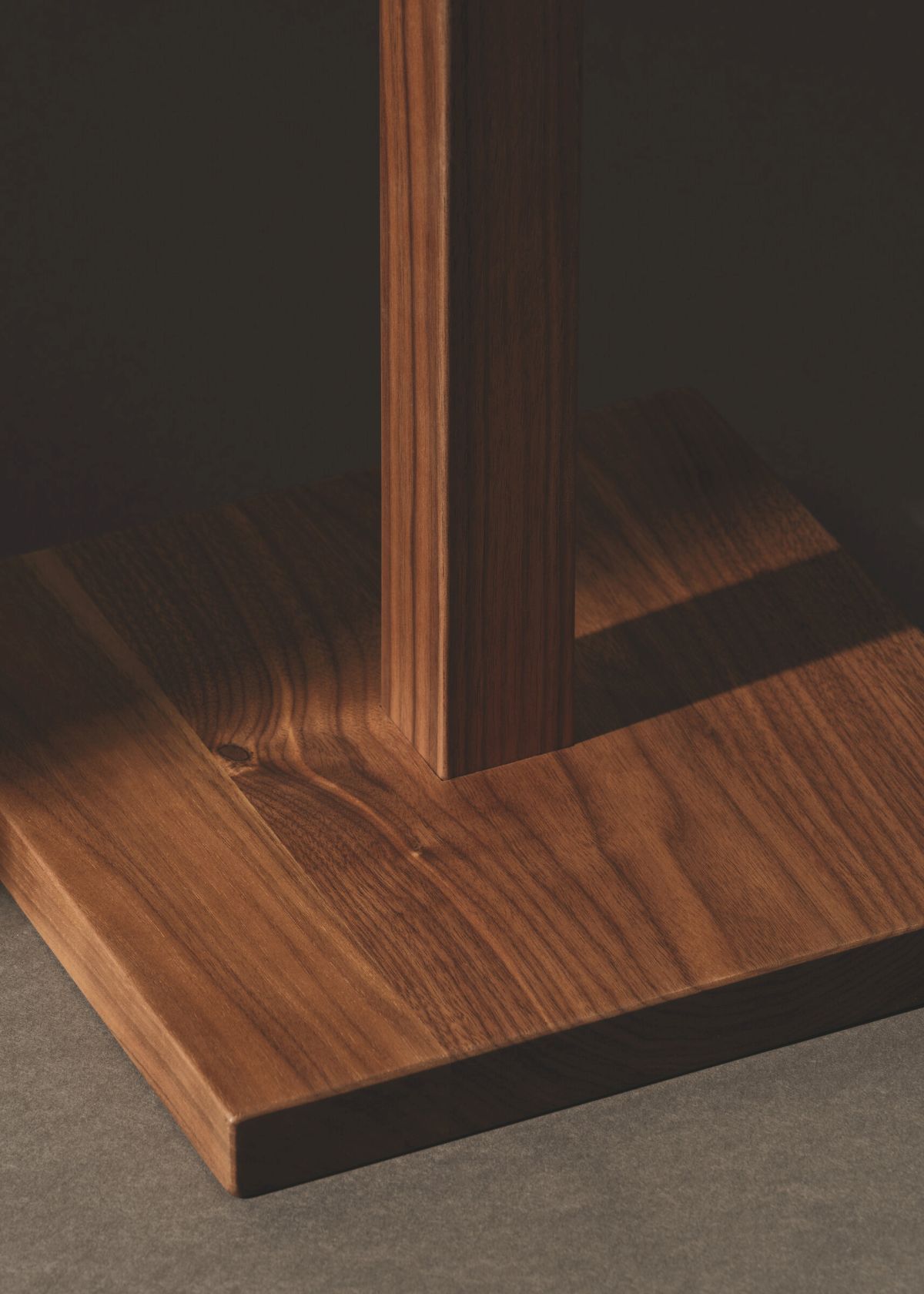 Peana Molina Side Table Santa & Cole