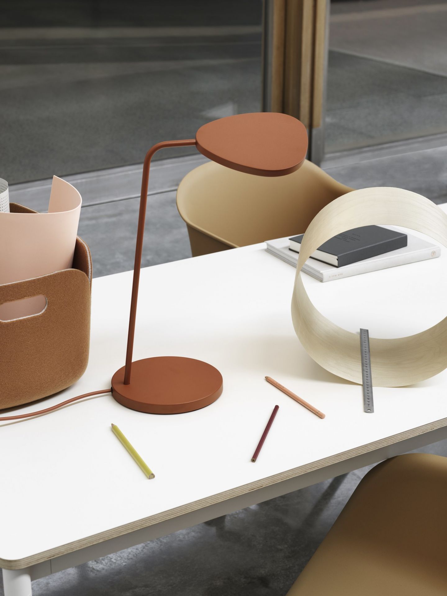 Leaf Table Lamp Muuto