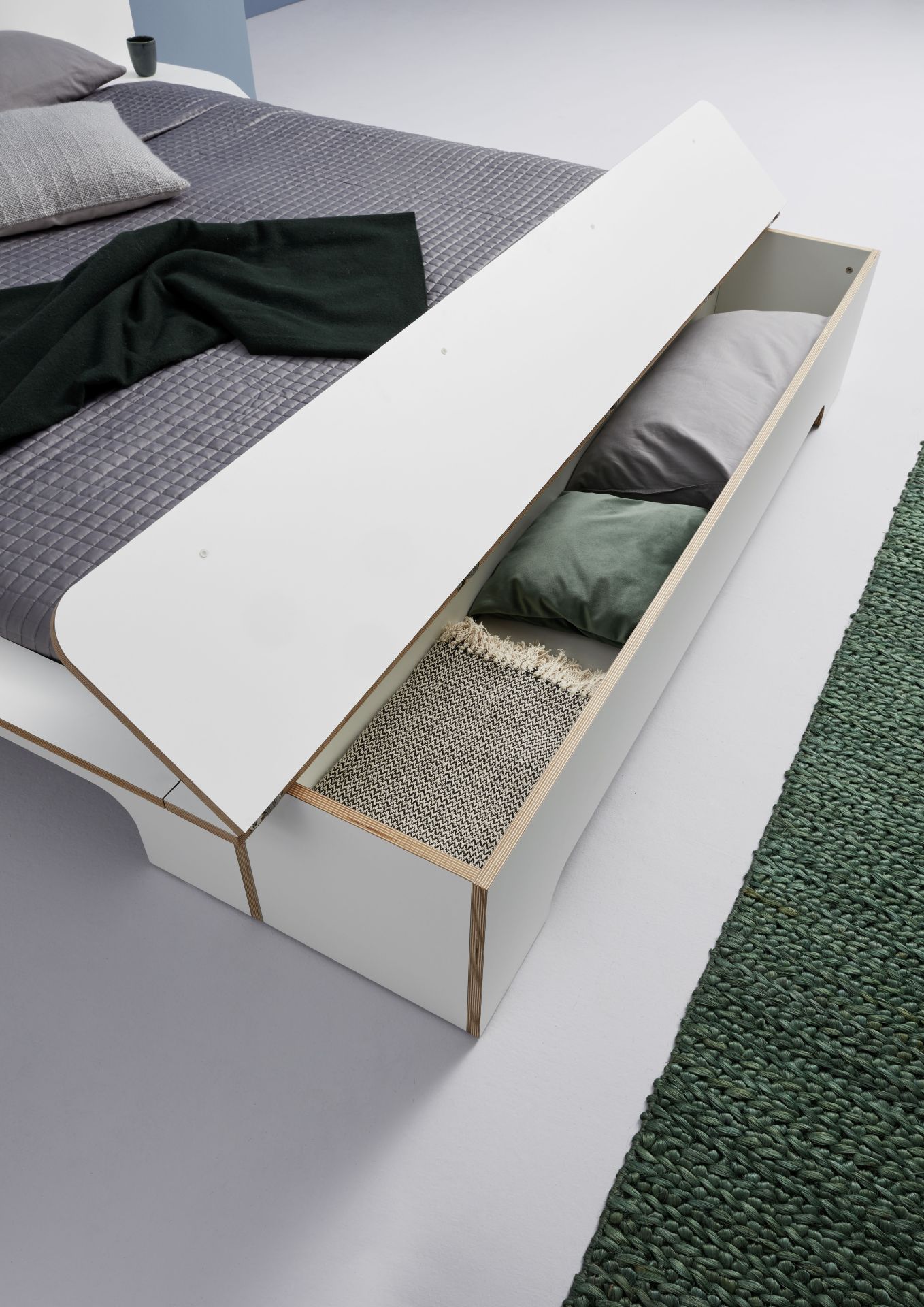 Plane Double bed Müller Möbelwerkstätten