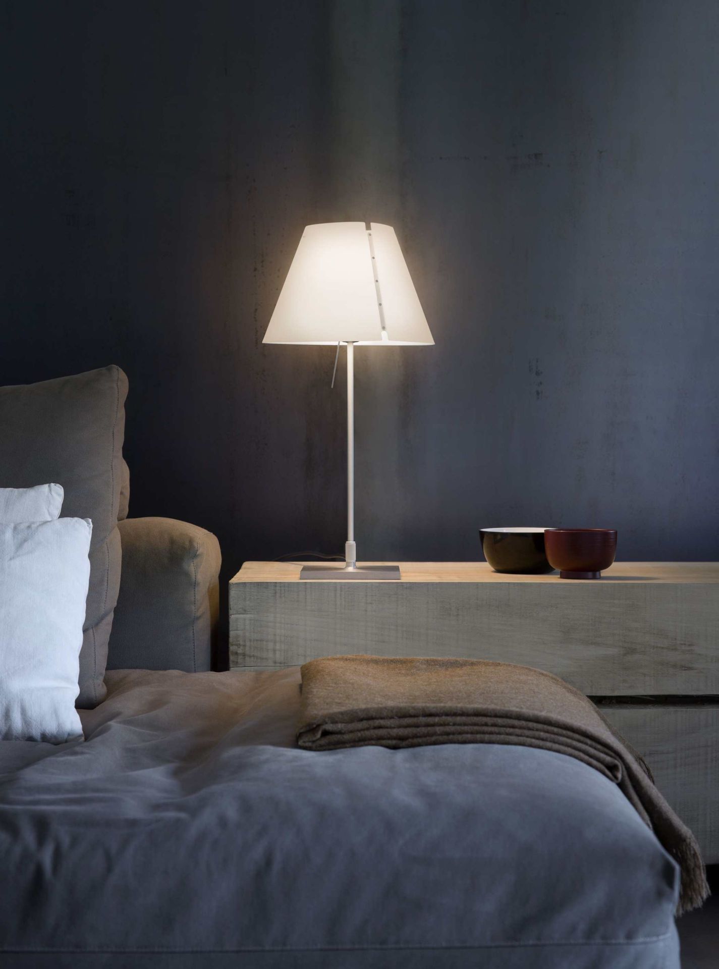 Costanzina table lamp aluminium / white Luceplan LIMITED EDITION