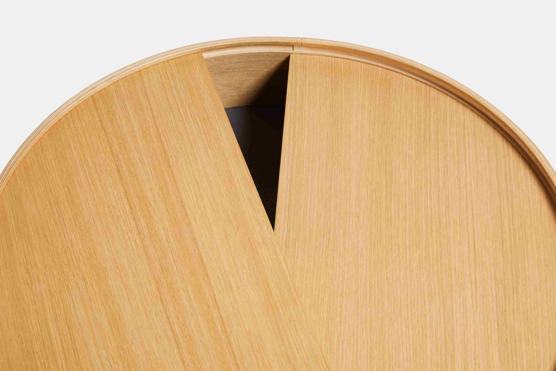 Arc Side Table Oak oiled Ø 42 cm Woud
