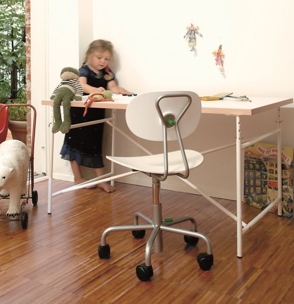 Turtle swivel chair for children Richard Lampert