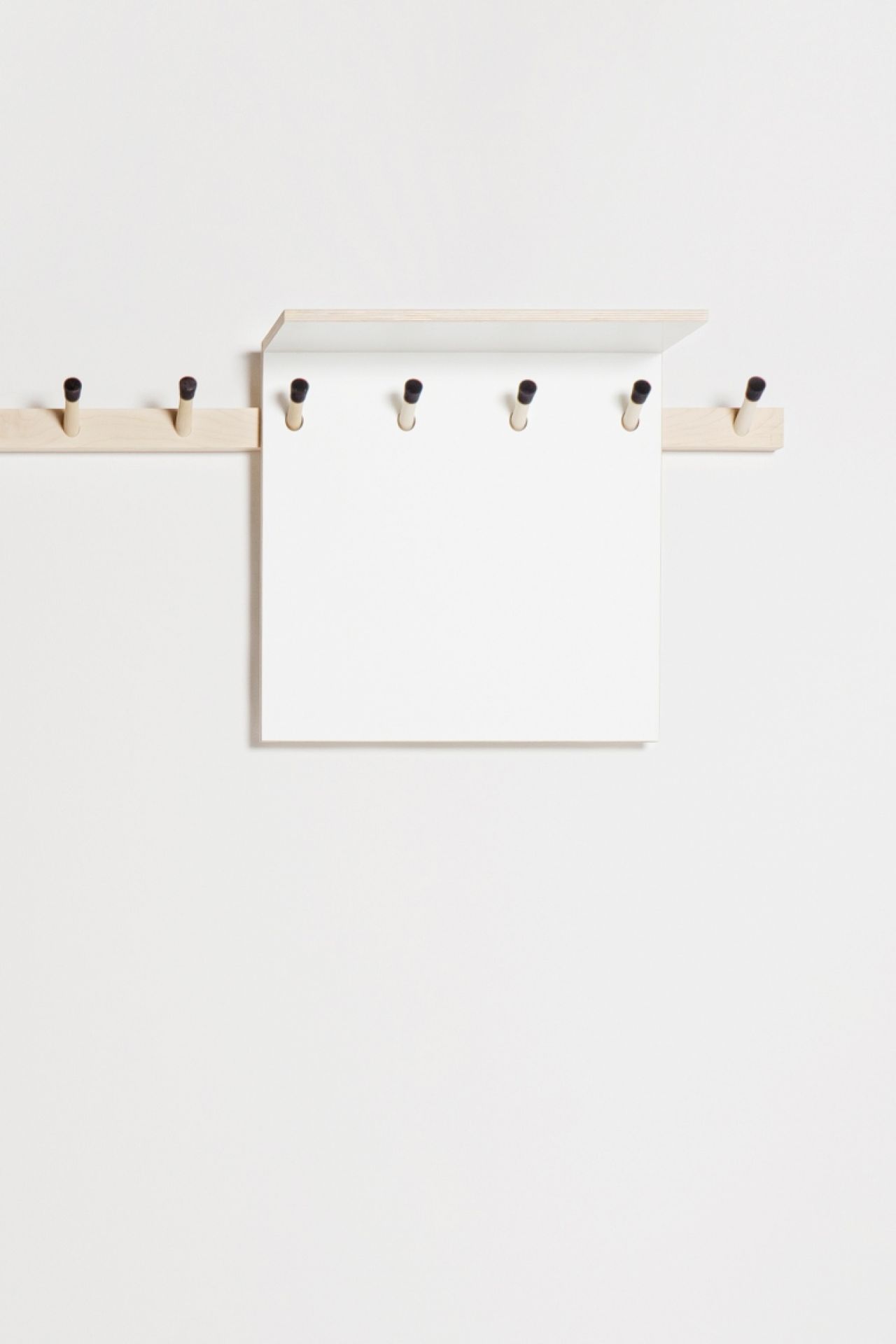 Calculation example hat shelf Nils Holger Moormann