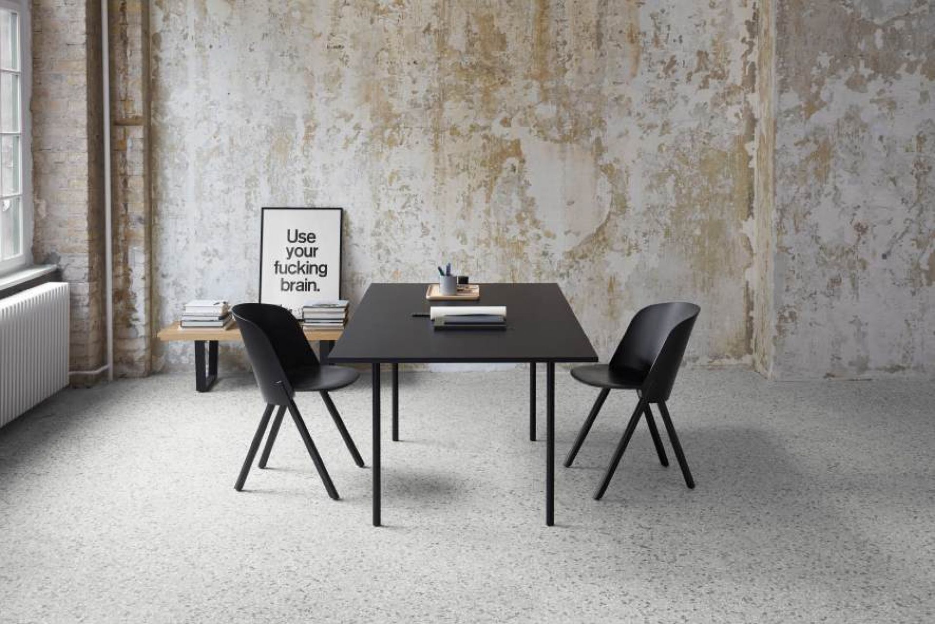 CH05 This Chair e15