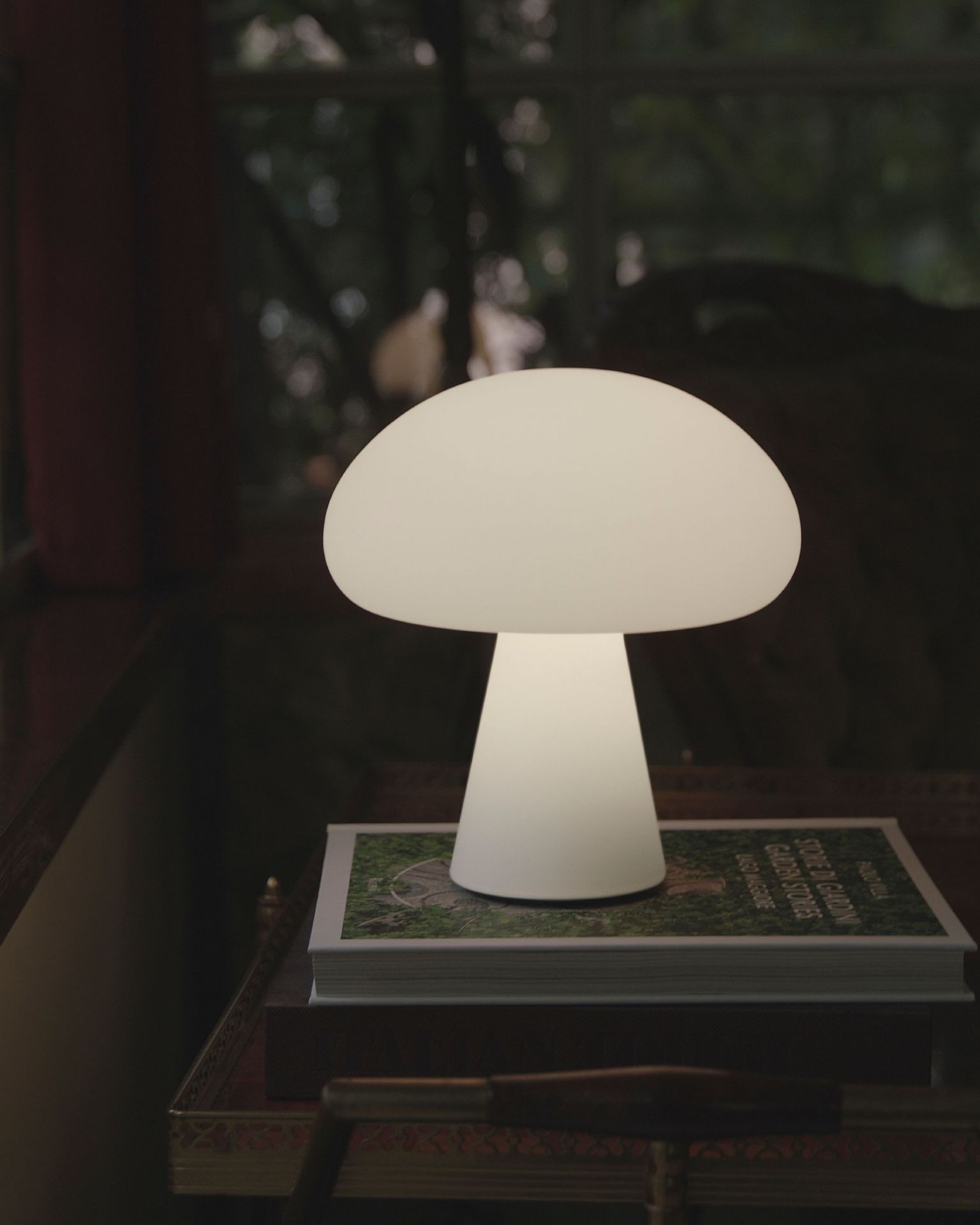 Obello cordless table lamp Gubi SINGLE PIECE