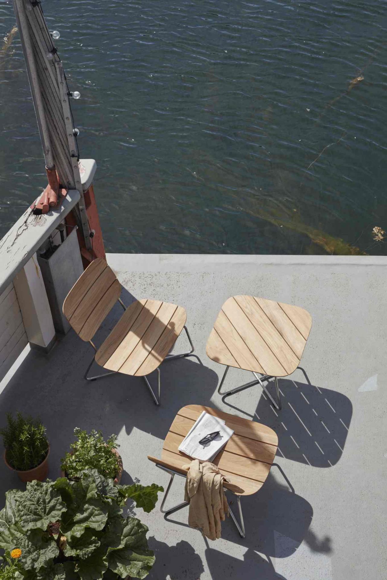 Lilium Lounge Chair Outdoor Skagerak by Fritz Hansen 