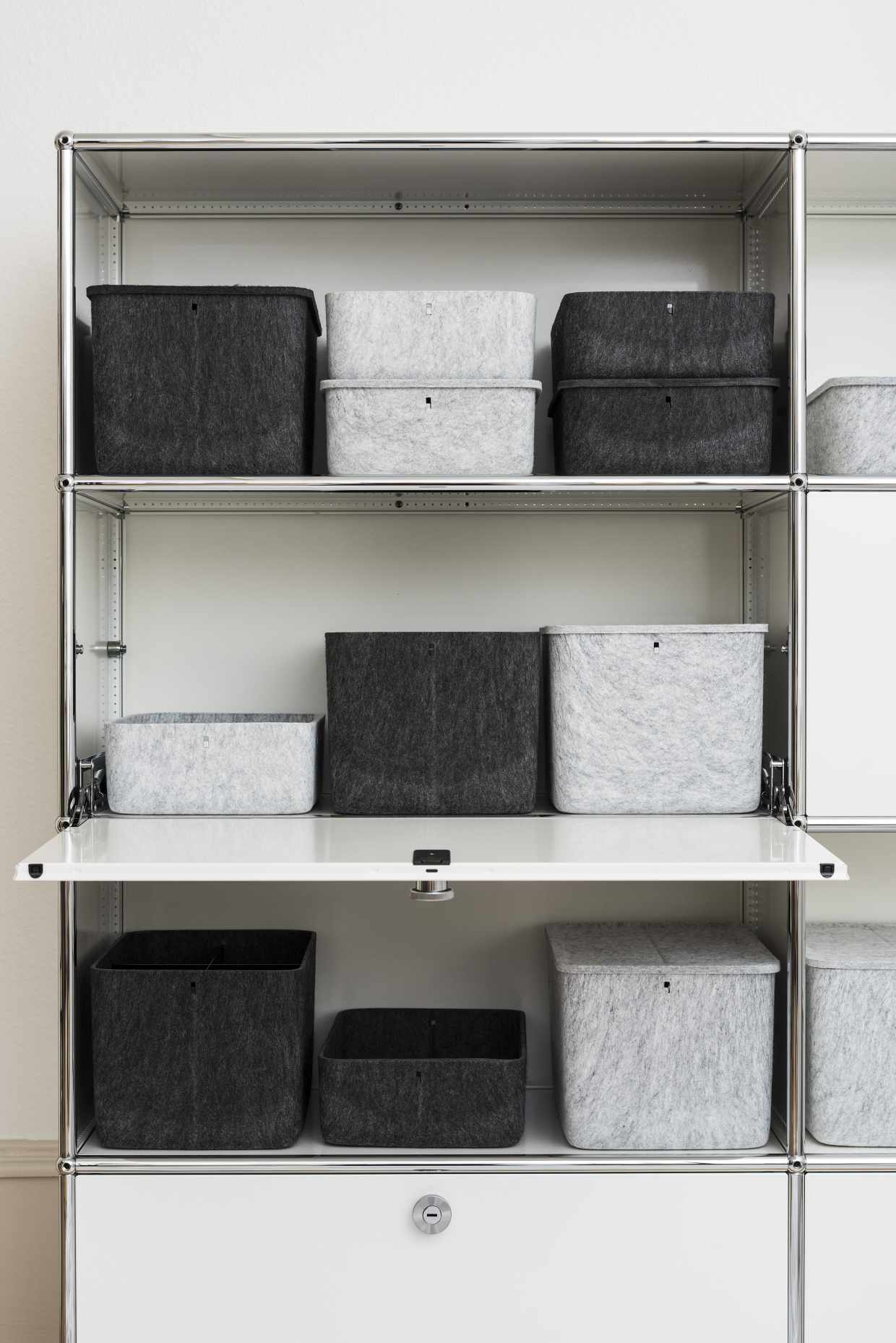 USM Haller Inos box deep with tray