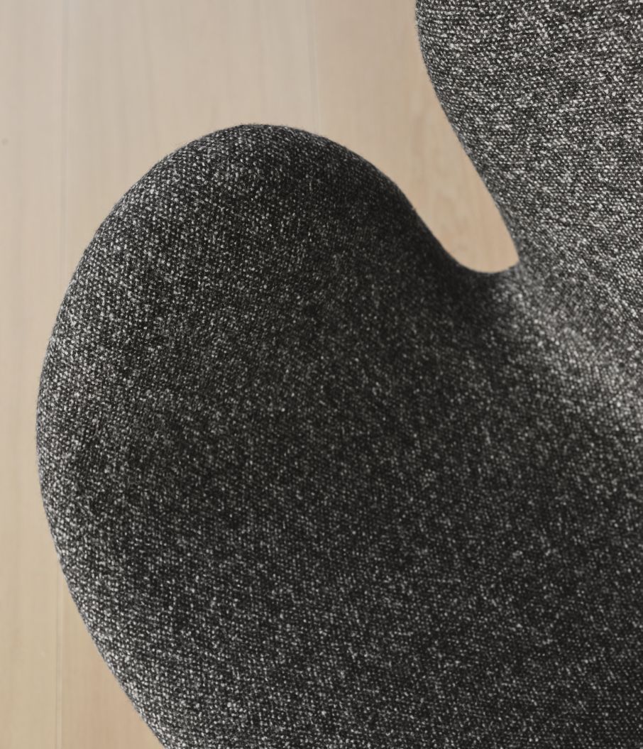 The Swan easy chair Fritz Hansen Anniversary Model