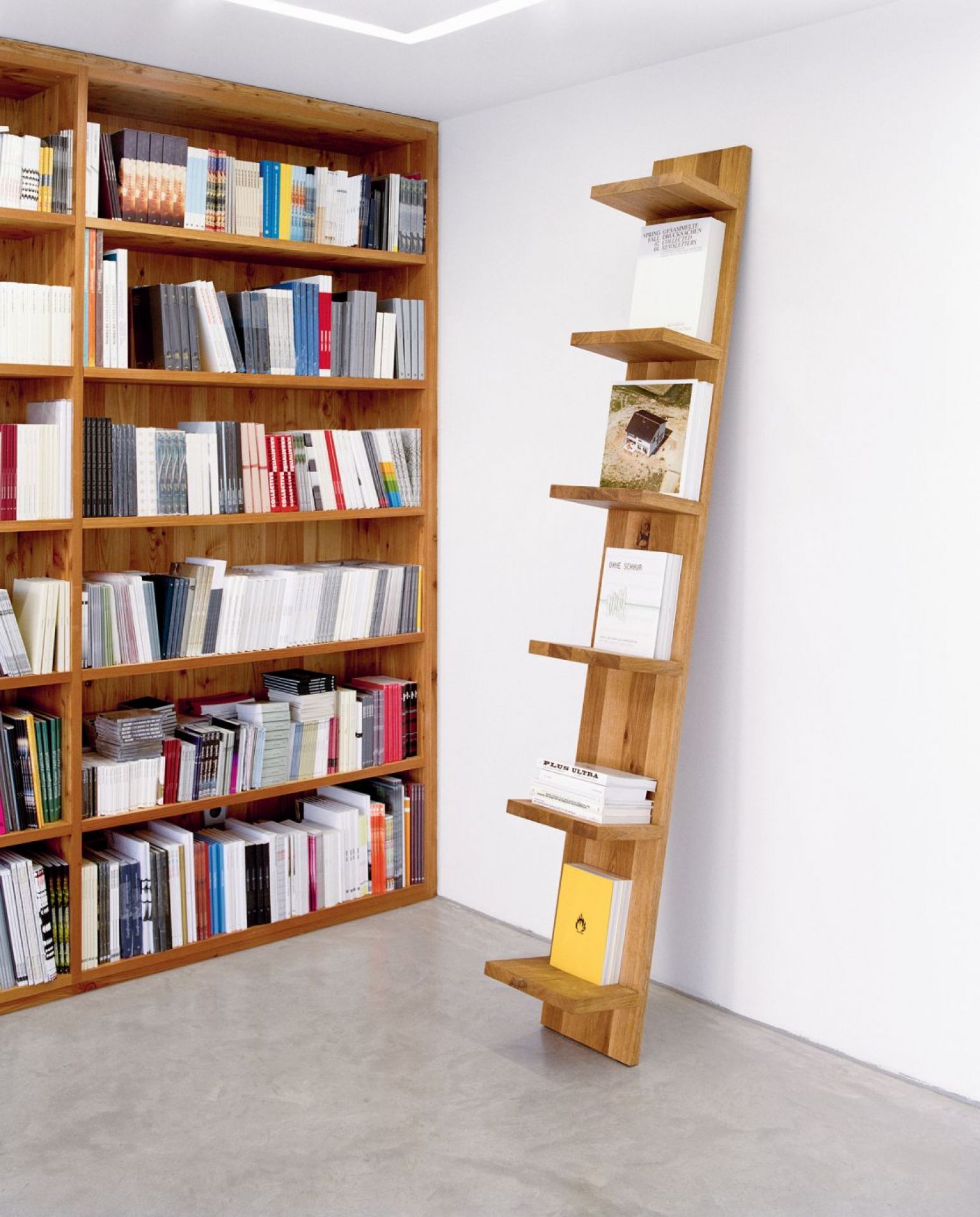 SH01 Mate Shelf Oak e15