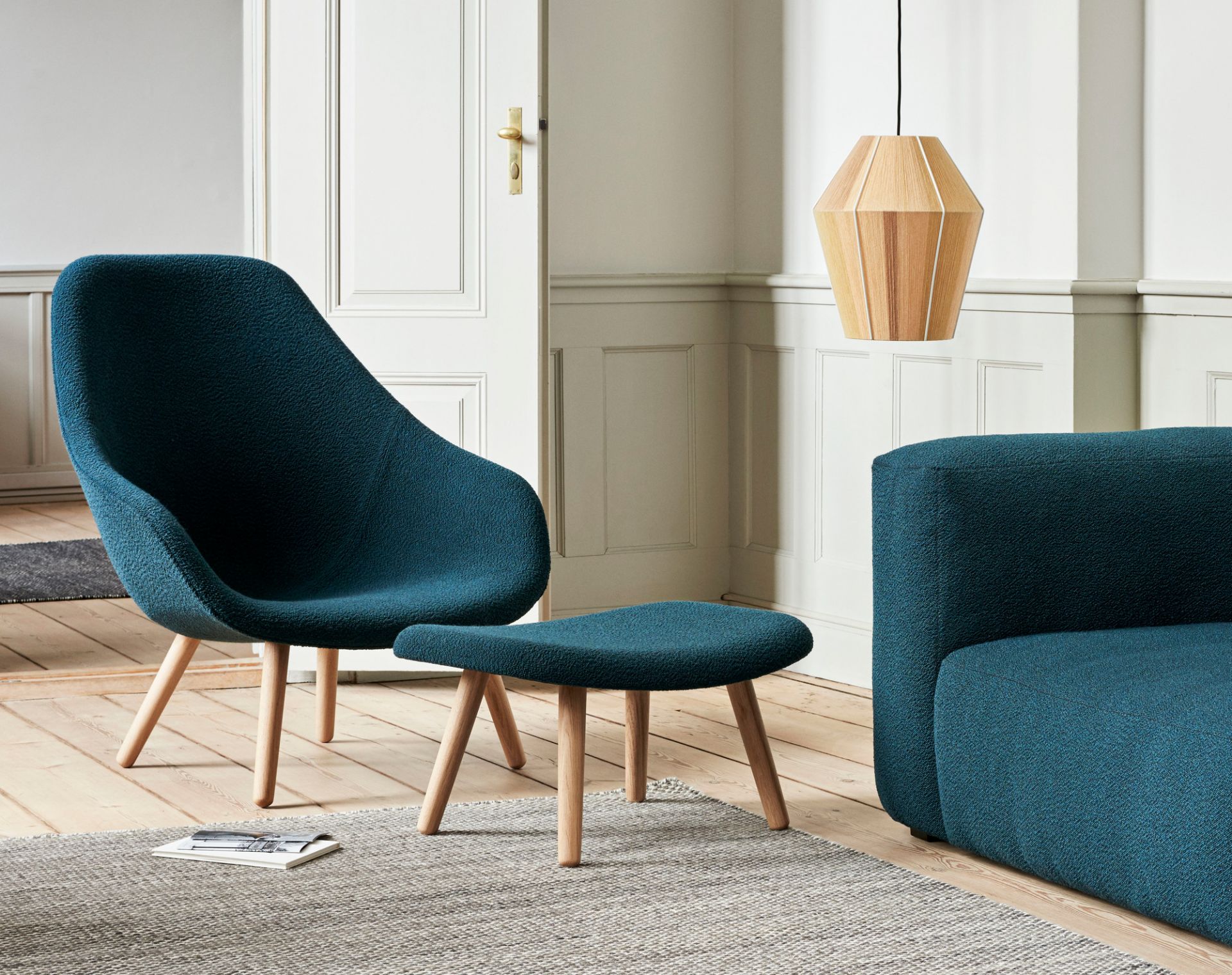 About a Lounge AAL 92 / AAL92 High Armchair Hay