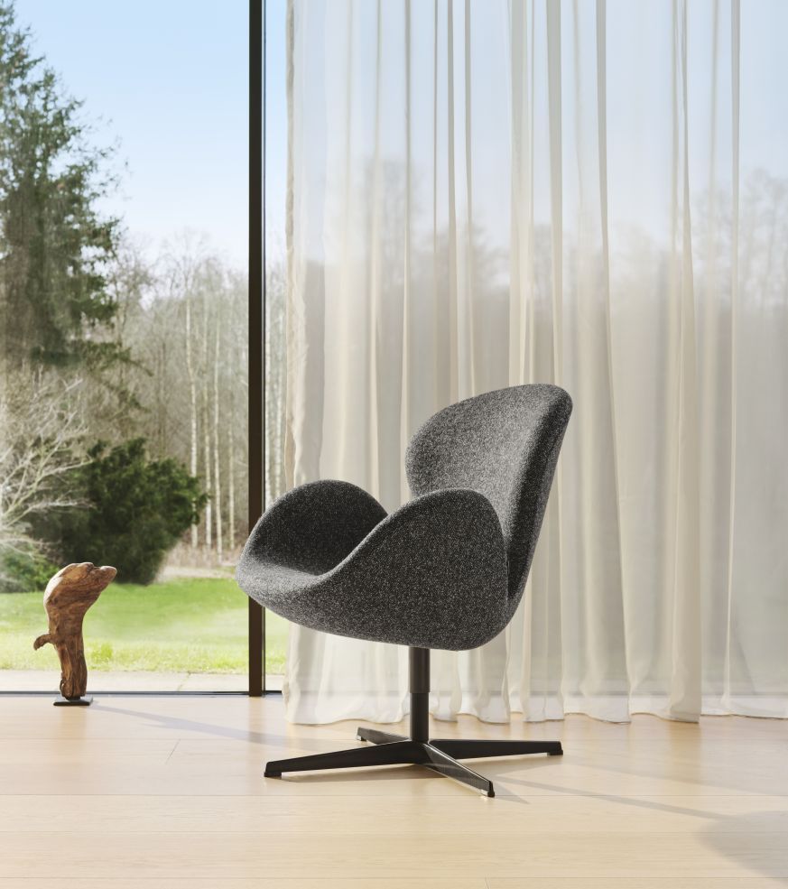 The Swan easy chair Fritz Hansen Anniversary Model