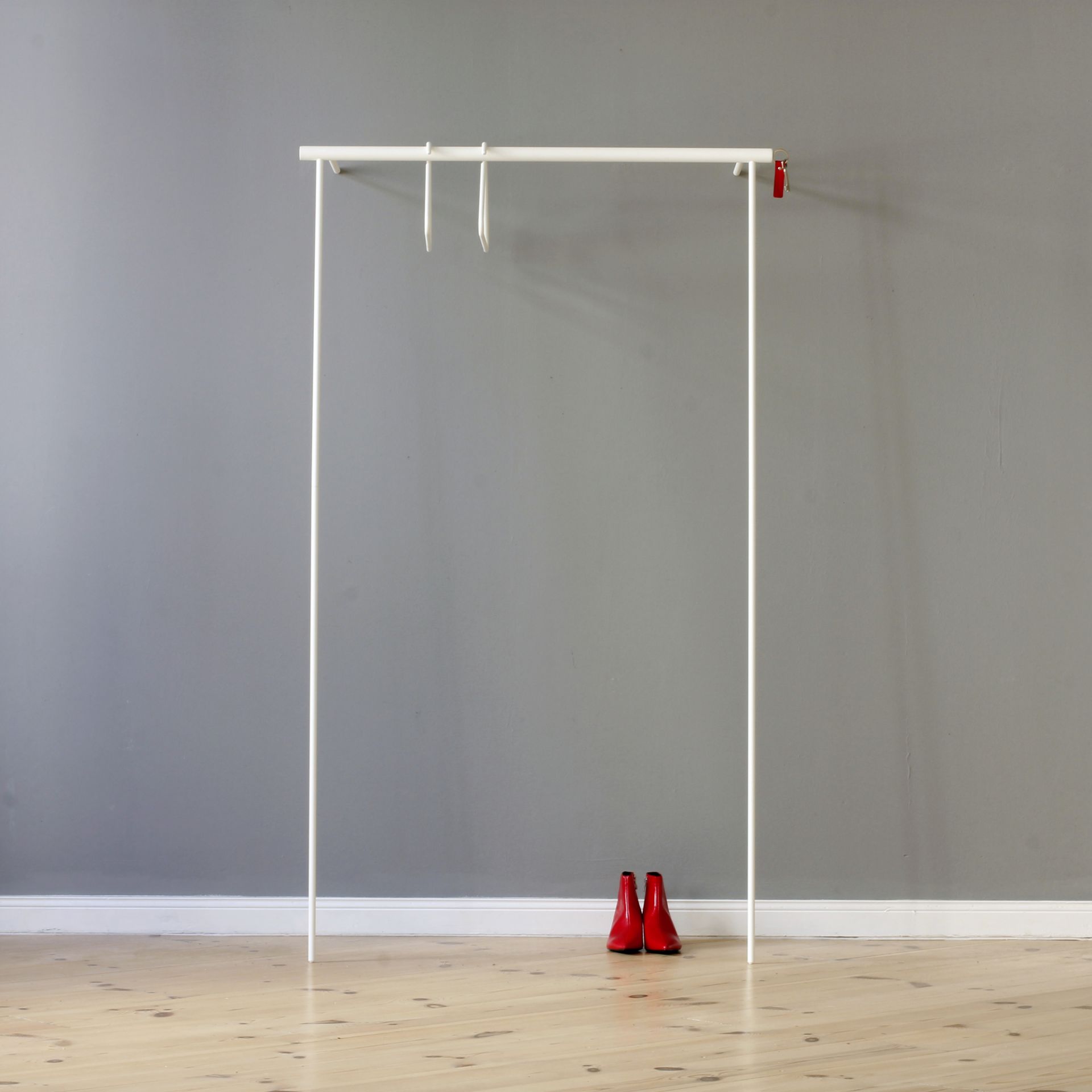 Leanon II leaning coatrack black Roomsafari