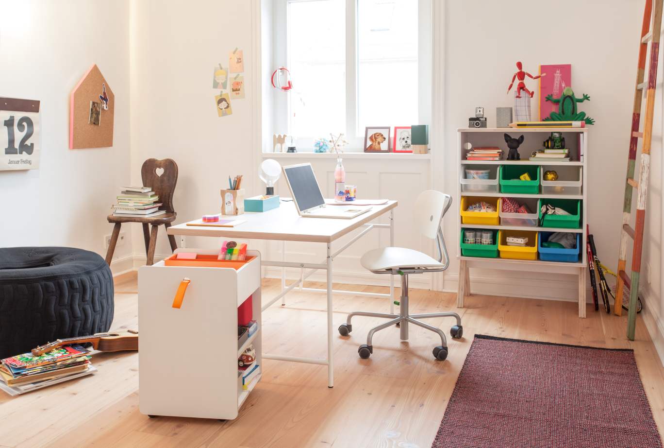 Schoolfriends Desk Set Richard Lampert