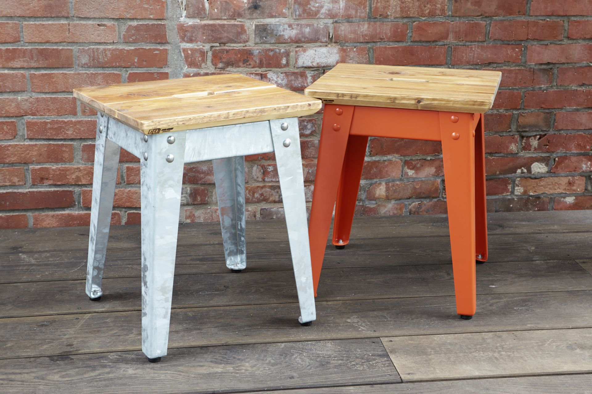 6Grad Outdoor Stool Jan Cray Sulfur Yellow Lumber raw