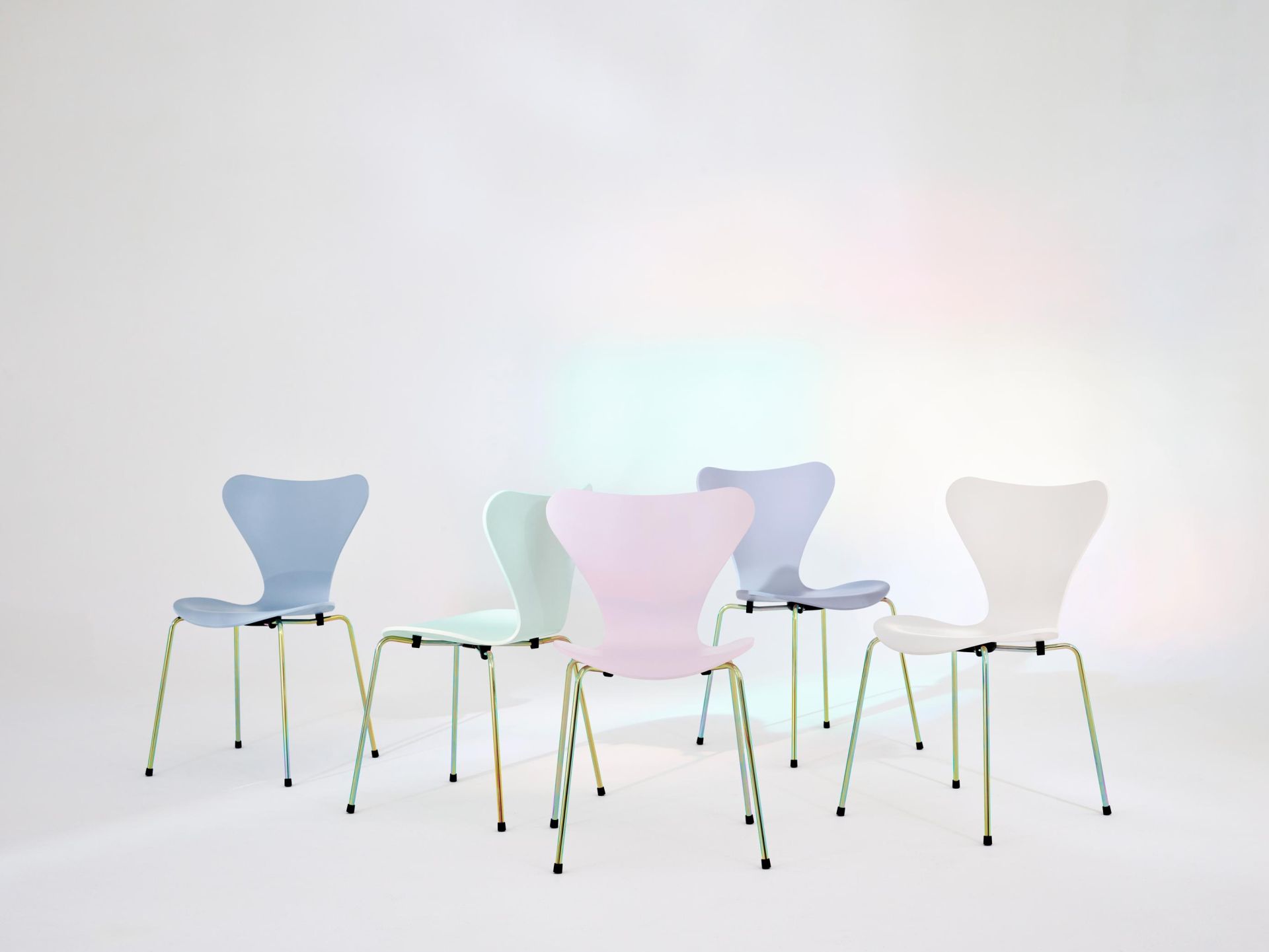 Sevener / Series Chair 3107 Fritz Hansen Ever the Sevener LIMITED EDITION