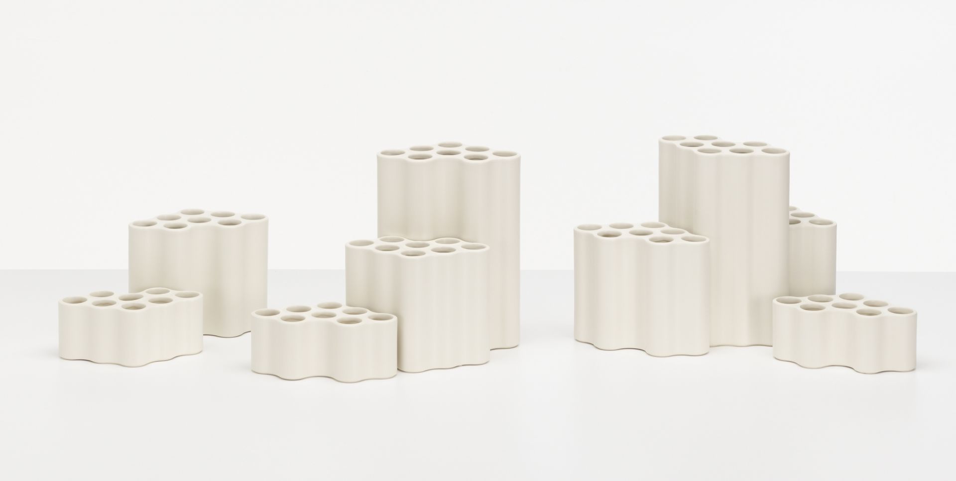 Ceramic vase Nuage Vitra