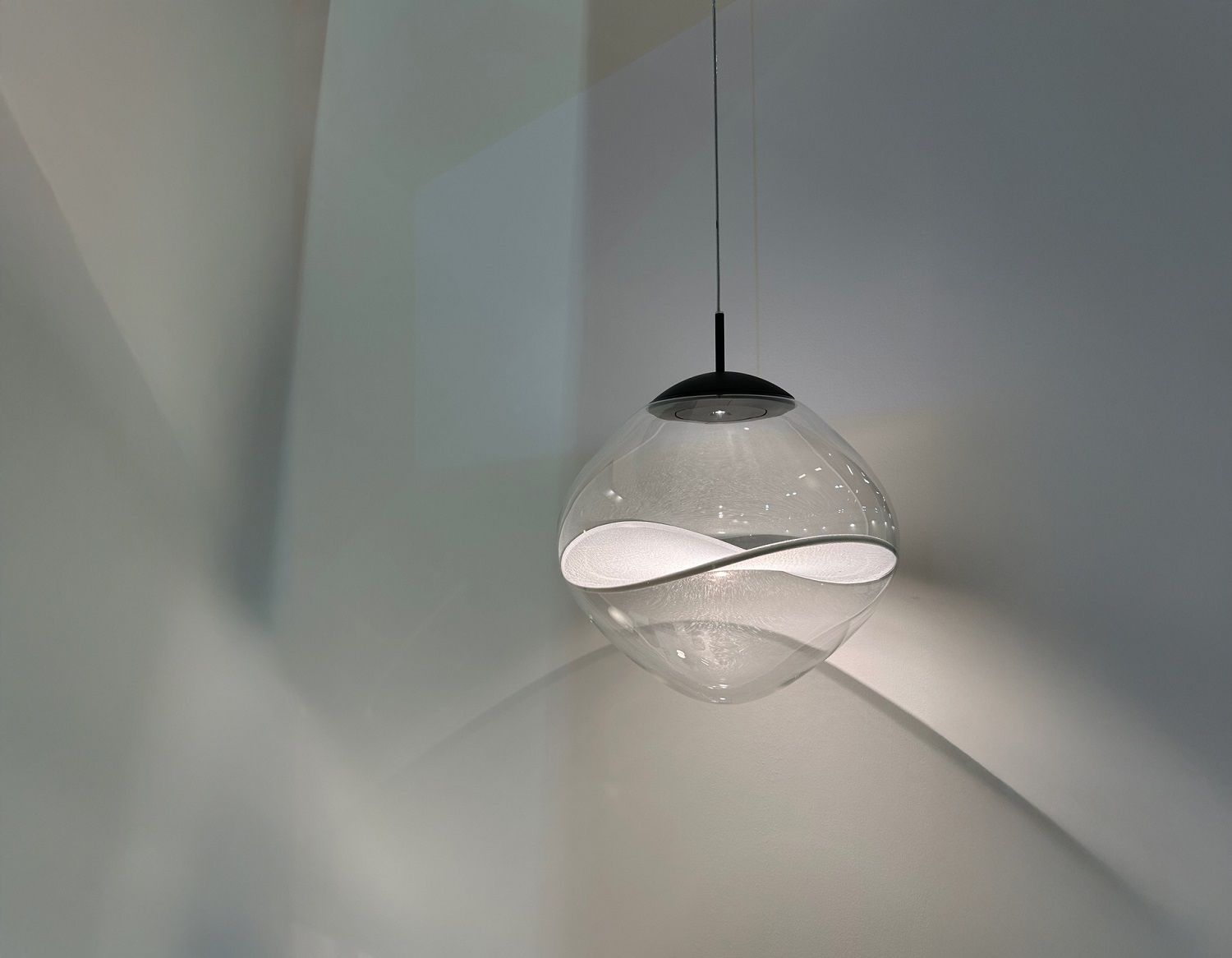 Aether Suspension lamp Pendant light Lumina